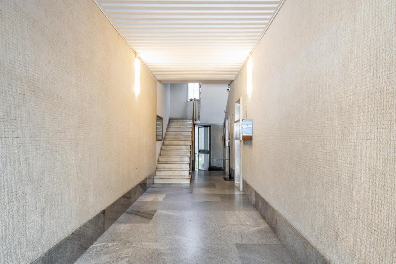 Апартаменты Easylife - Elegante Dimora Due Passi Dal Duomo Милан Экстерьер фото